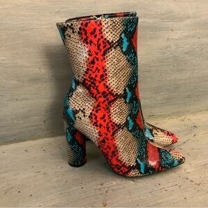 Cape Robbin Faux Snakeskin Black Red Aqua Ankle Boot Size 10 Good Condition